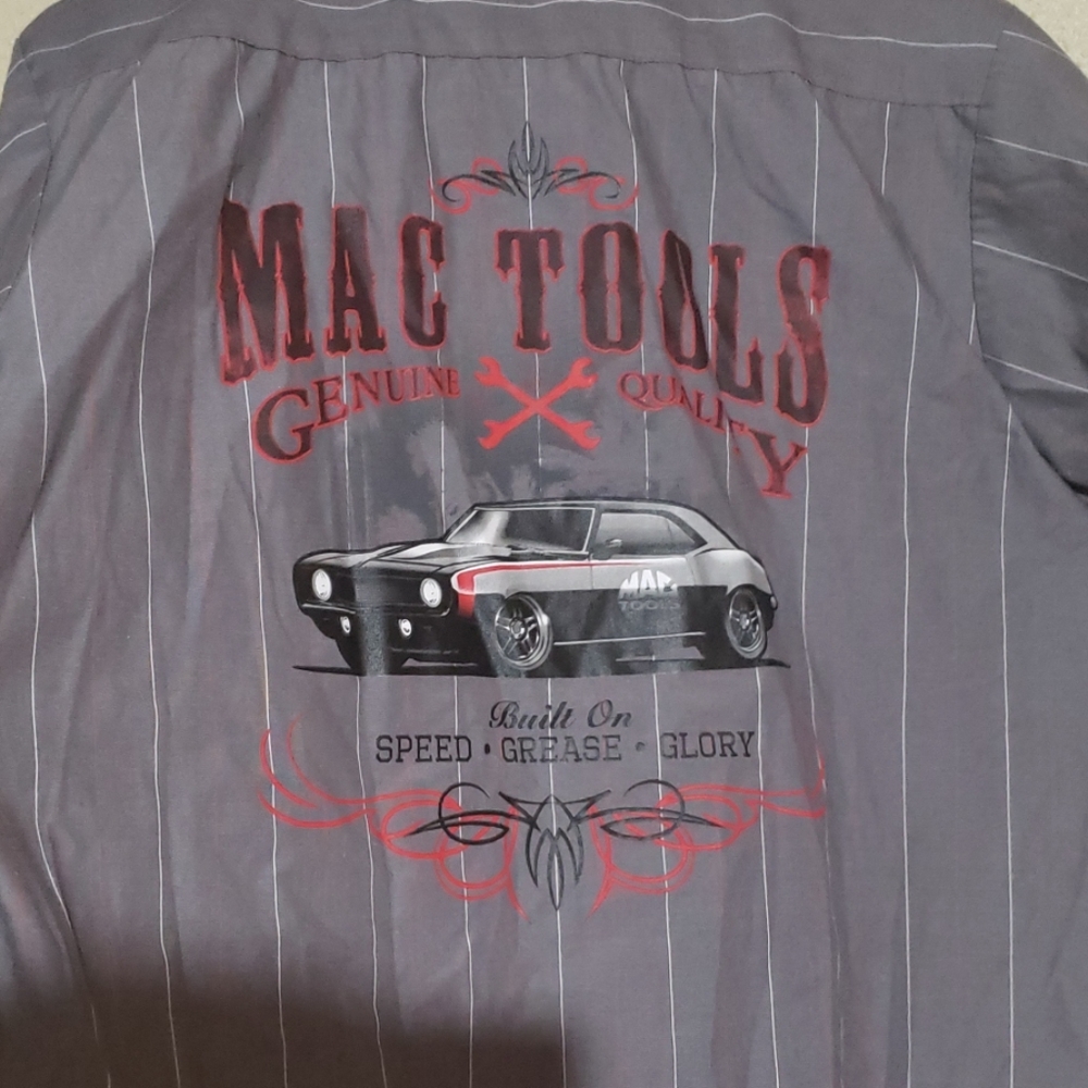 Mac tools button down